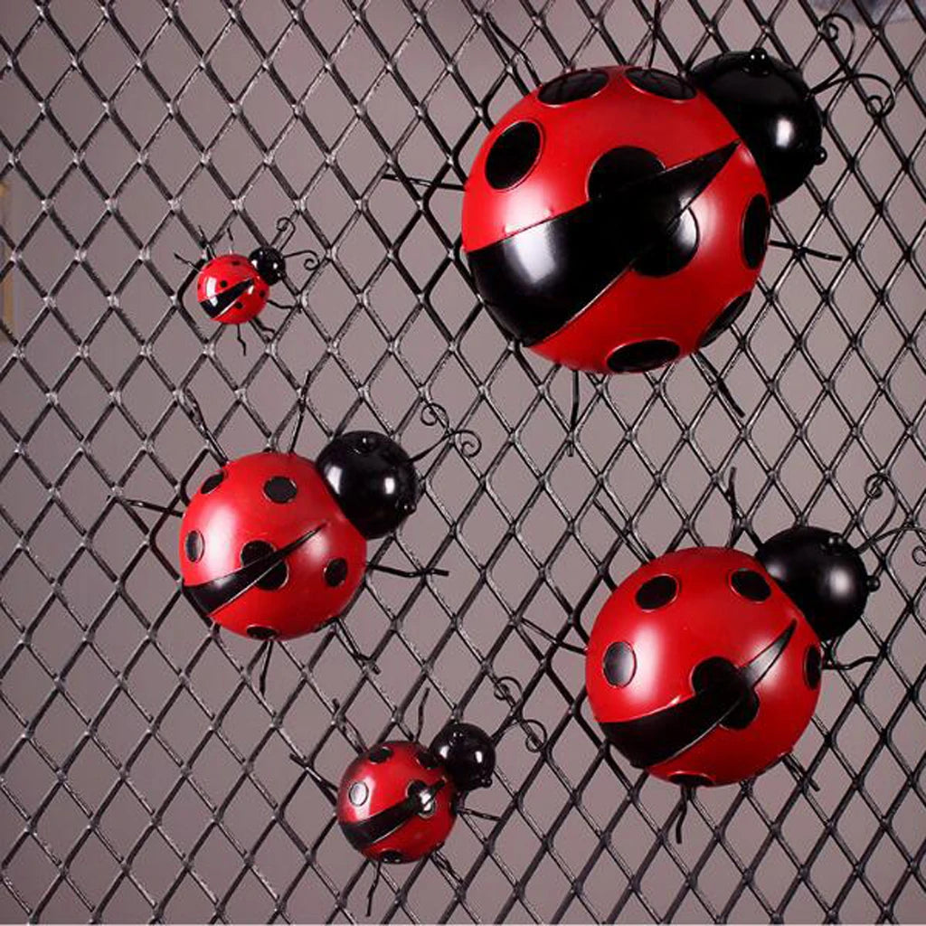 Iron Ladybug Metal Animal Hanging Wall Art Hanger Indoor Outdoor Garden Home Decoration, 10cm
