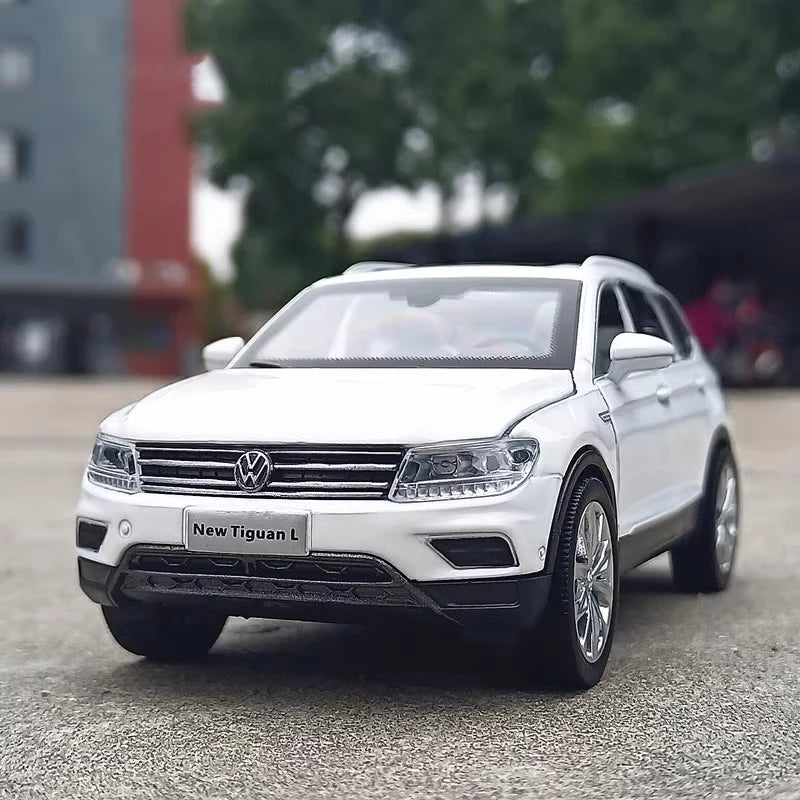 1:32 Tiguan SUV Alloy Cast Toy Car Model Sound and Light Children's Toy Collectibles Birthday gift