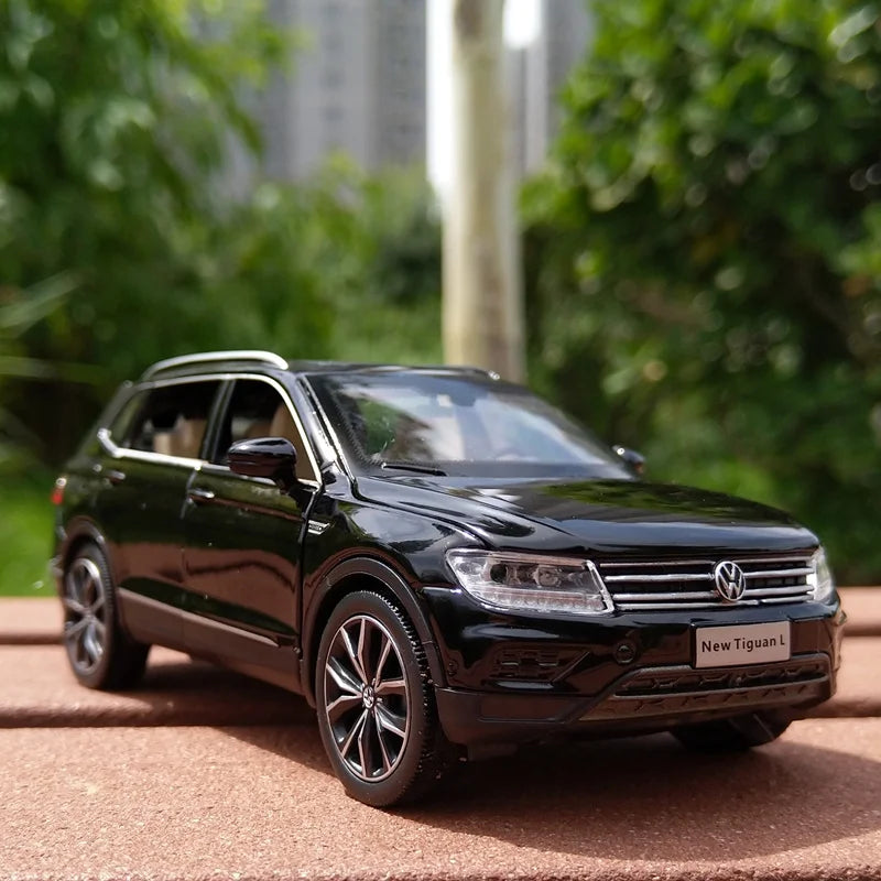 1:32 Tiguan SUV Alloy Cast Toy Car Model Sound and Light Children's Toy Collectibles Birthday gift