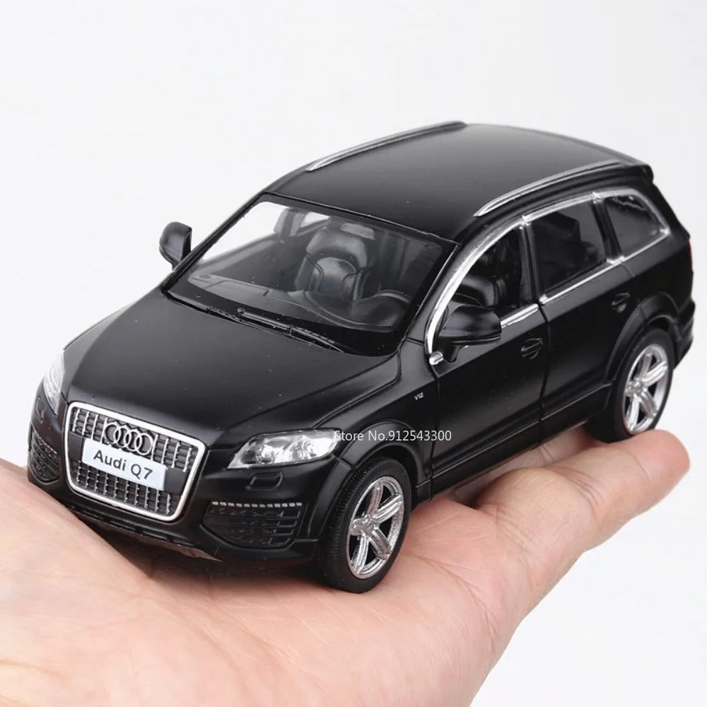 Scale 1:36 Audi Q7 SUV Model Car Toy Diecast Metal Doors Opened Pull Back Off Road Vehicle Models Toys Collection Kids Gifts